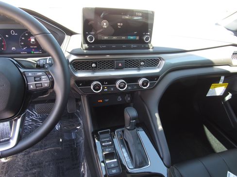 Certified 2025 Acura Integra image 17