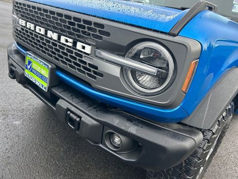 Used 2025 Ford Bronco Badlands image 36