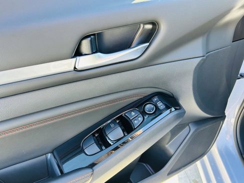 Used 2023 Nissan Altima 2.5 SR image 9