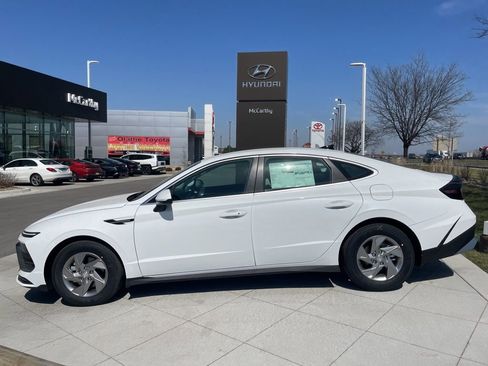 New 2026 Hyundai Sonata SE FWD image 2