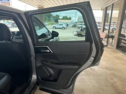 Used 2023 Mitsubishi Outlander SE FWD image 17
