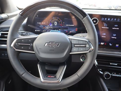 New 2027 Chevrolet Traverse Z71 w/ Enhanced Driving Package AWD/4WD image 7