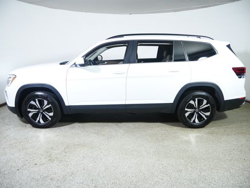 Used 2025 Volkswagen Atlas SE AWD/4WD image 4