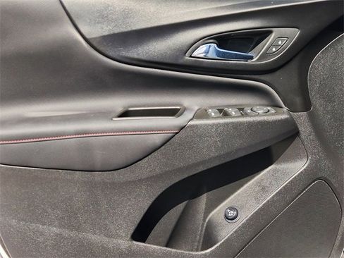 Used 2022 Chevrolet Equinox RS w/ RS Leather Package image 22