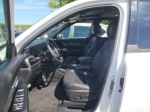 Used 2024 Kia Telluride EX X-Line AWD/4WD image 3