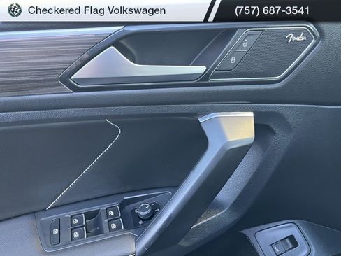 Used 2023 Volkswagen Tiguan SEL R-Line image 15