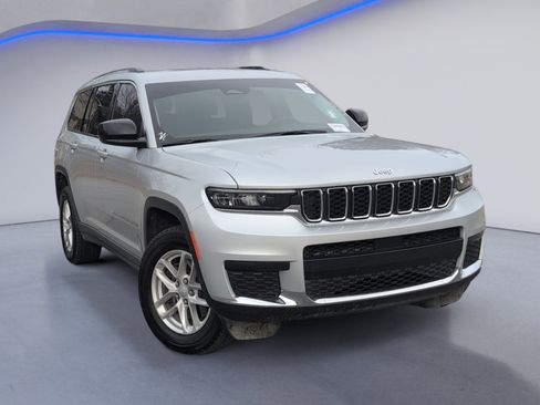 Used 2023 Jeep Grand Cherokee L Laredo w/ Luxury Tech Group I image 2