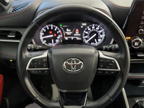Used 2022 Toyota Highlander XSE image 19