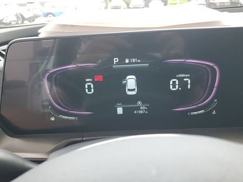 Certified 2024 Kia Telluride LX FWD image 24