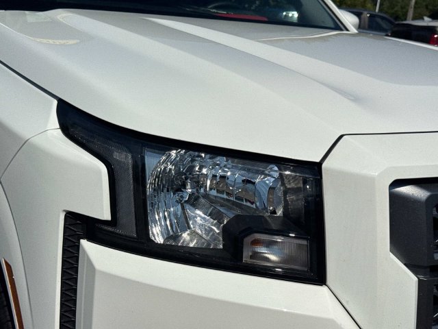 Used 2024 Nissan Frontier SV w/ Technology Package RWD image 11