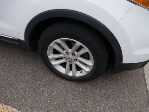 Used 2013 Ford Explorer XLT AWD/4WD image 5