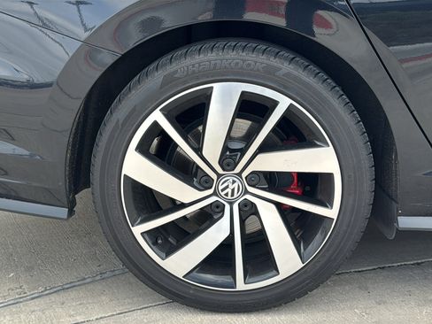 Used 2019 Volkswagen Jetta GLI Autobahn FWD image 33