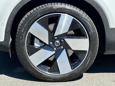 Certified 2023 Volvo XC40 Recharge Ultimate image 12