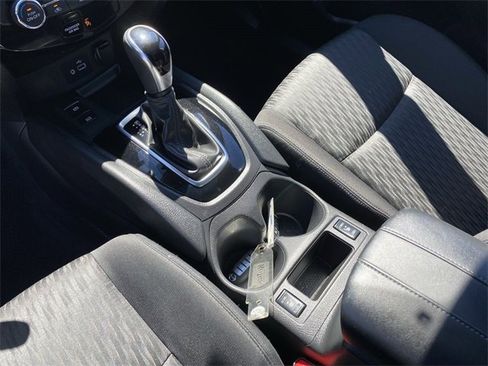 Certified 2020 Nissan Rogue SV w/ Sun & Sound Touring Package image 22