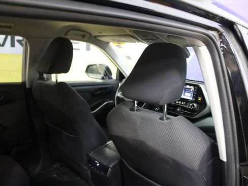 Used 2022 Toyota Highlander L AWD/4WD image 10