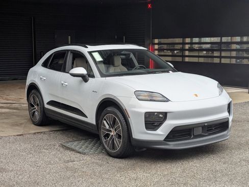New 2026 Porsche Macan 4 Electric AWD/4WD image 7