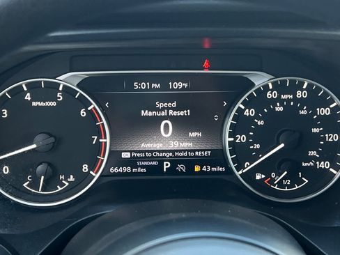 Used 2024 Nissan Rogue SV FWD image 32