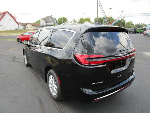 New 2026 Chrysler Pacifica Select FWD image 6