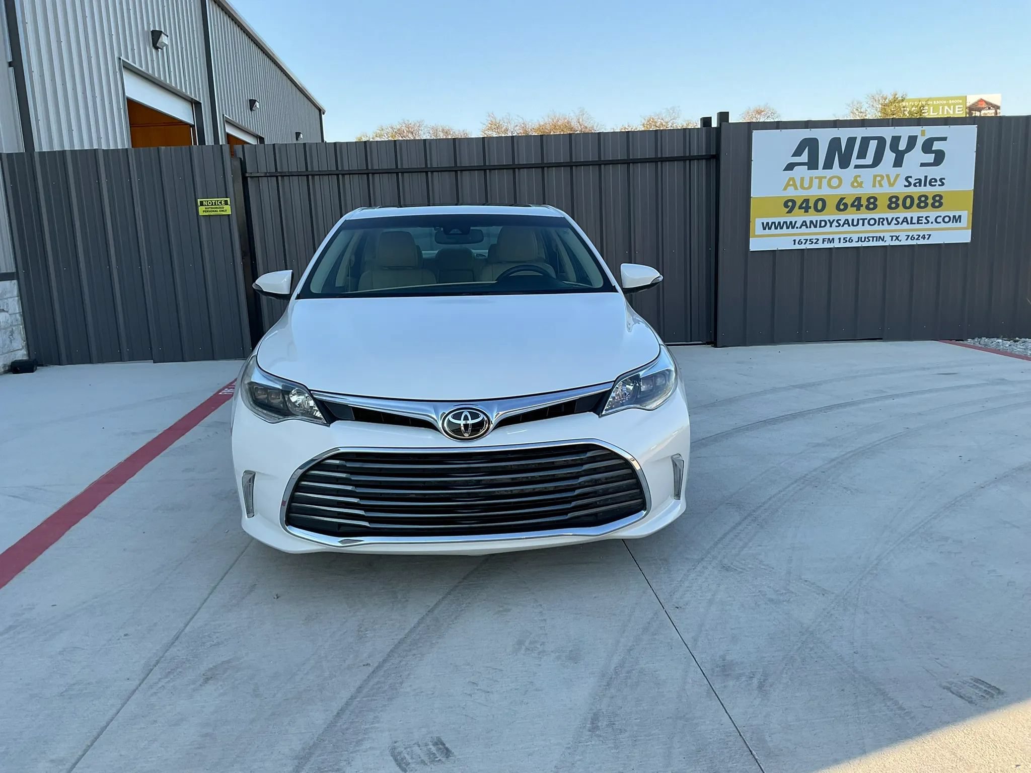 Used 2016 Toyota Avalon FWD image 2