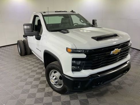 Used 2024 Chevrolet Silverado 3500 W/T image 42