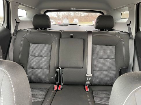 Used 2023 GMC Terrain SLE w/ Driver Convenience Package image 16