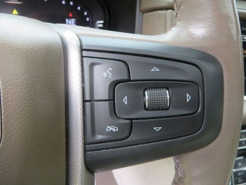 Used 2023 GMC Yukon Denali AWD/4WD image 18