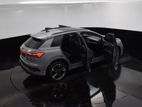 Used 2024 Audi Q4 e-tron Prestige w/ Black Optic Package image 40