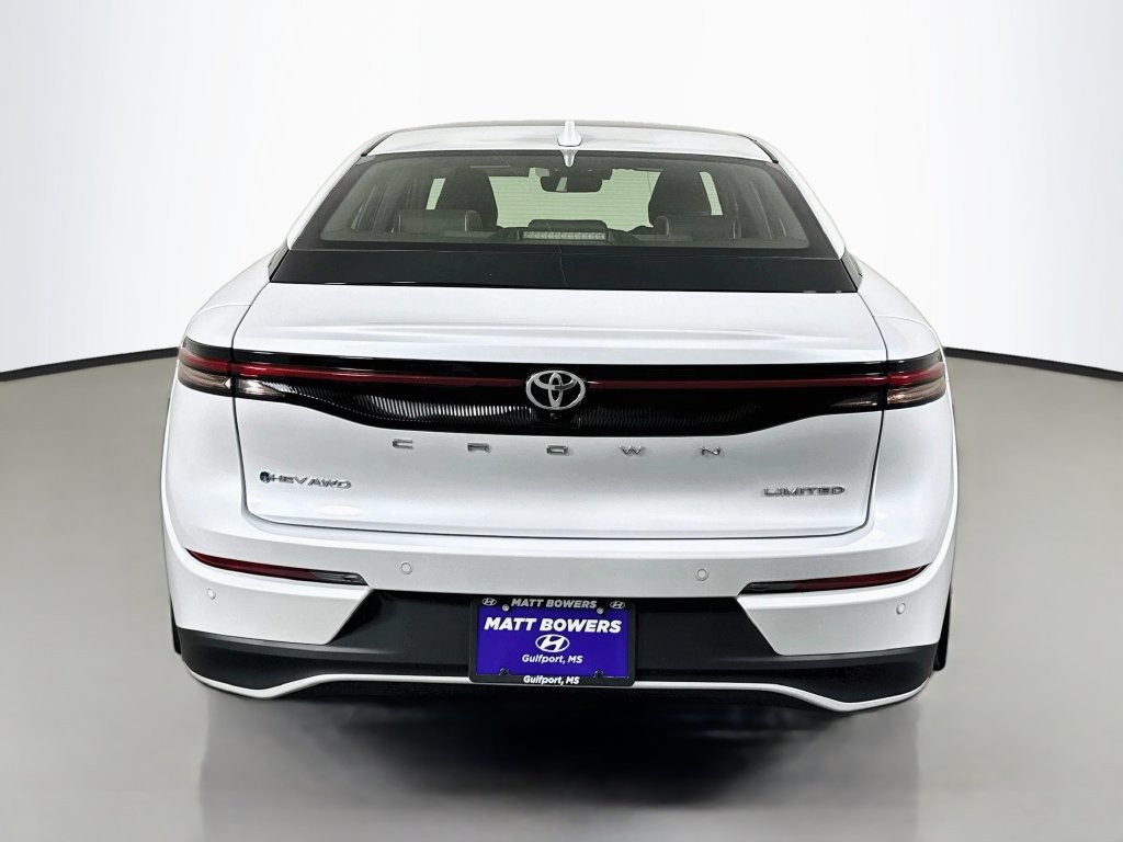 Used 2024 Toyota Crown AWD/4WD image 6