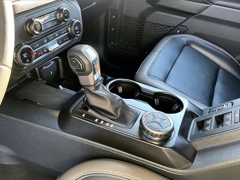 Used 2025 Ford Bronco Outer Banks image 17