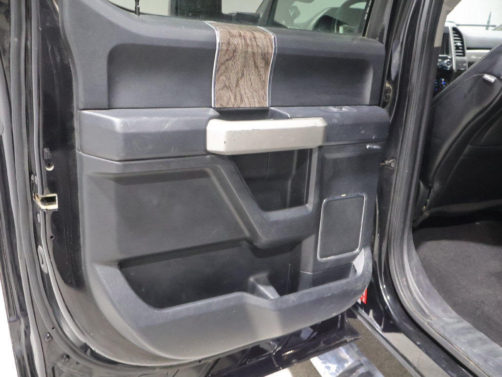 Used 2019 Ford F250 Lariat w/ Chrome Package AWD/4WD image 19