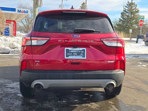 Used 2020 Ford Escape SE image 12