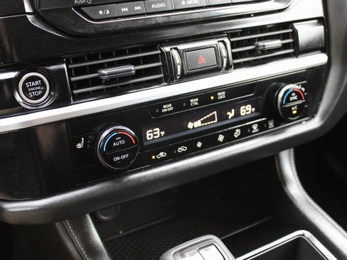 Used 2024 Nissan Pathfinder SV image 25