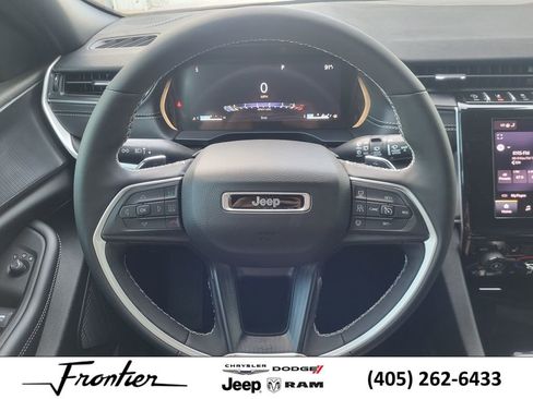 New 2025 Jeep Grand Cherokee L Laredo w/ Luxury Tech Group I image 15