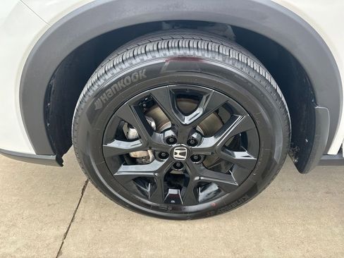 Certified 2025 Honda HR-V Sport image 27