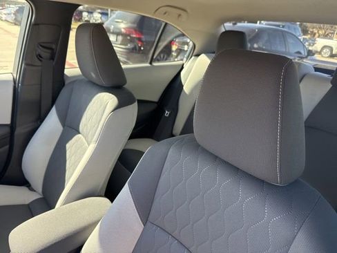 Used 2025 Toyota Corolla LE image 9