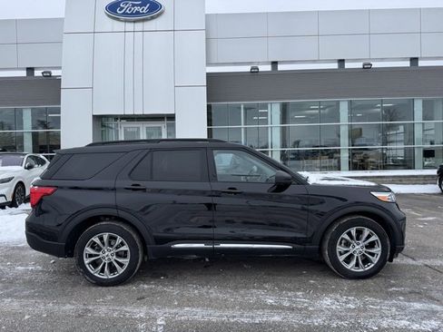 Certified 2023 Ford Explorer XLT w/ Equipment Group 202A image 38
