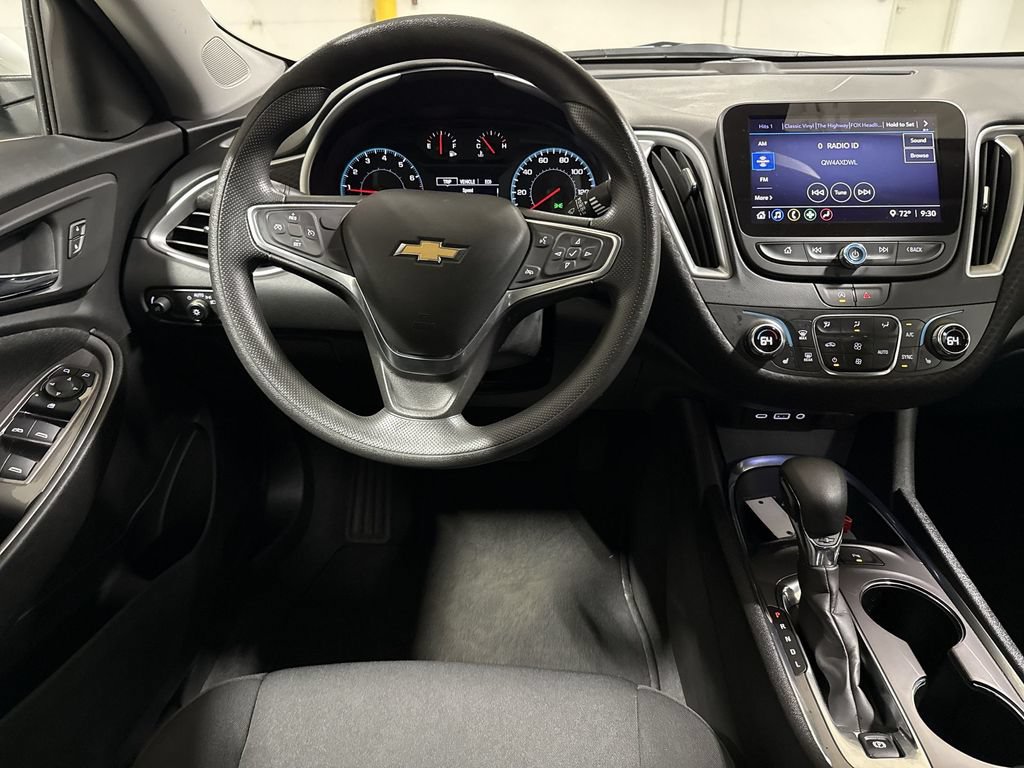 Used 2022 Chevrolet Malibu LT FWD image 11