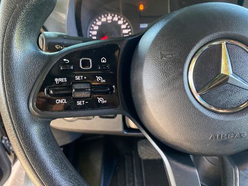 Used 2021 Mercedes-Benz Sprinter 2500 image 41