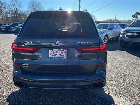 Used 2022 BMW X7 M50i image 6