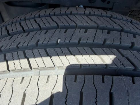 Used 2023 Ford F150 Lariat AWD/4WD image 12