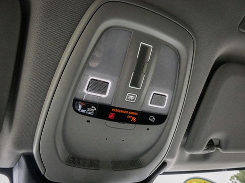 Used 2024 Volvo XC60 B5 Core image 27