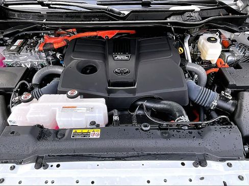 Used 2025 Toyota Sequoia Platinum image 29