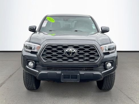Used 2022 Toyota Tacoma TRD Off-Road image 2