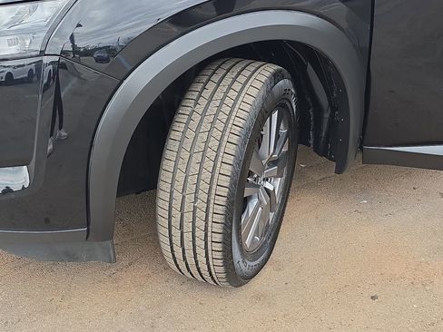 Used 2024 Nissan Pathfinder SV image 34