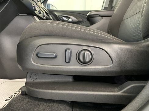 Used 2022 GMC Terrain SLE w/ Driver Convenience Package image 15