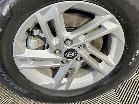Used 2025 Hyundai Tucson SE FWD image 14