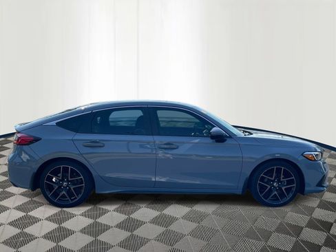 Used 2024 Honda Civic Sport Touring image 2