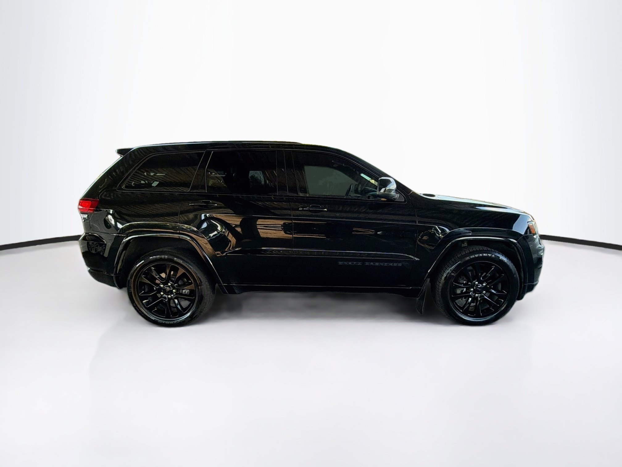 Used 2018 Jeep Grand Cherokee Altitude AWD/4WD image 10