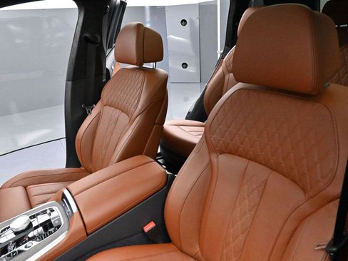 Used 2024 BMW X7 xDrive40i w/ M Sport Package image 36