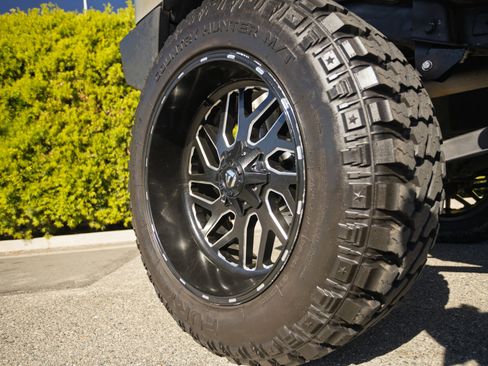 Used 2005 HUMMER H2 SUT w/ Preferred Equipment Group image 29